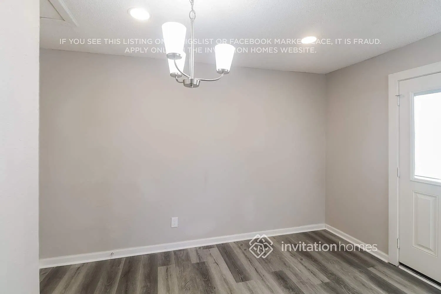 911 Glynn Oaks Dr Arlington, TX 76010 — Photo 4