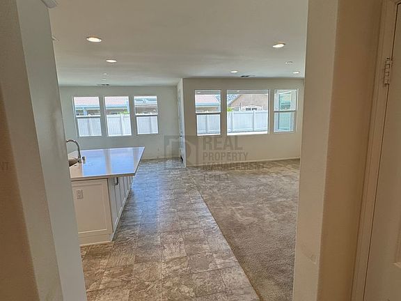 4th image of 5622 Topstone Dr