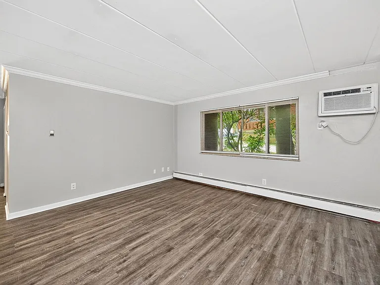 3305 Jefferson Ave #6 — Photo 7