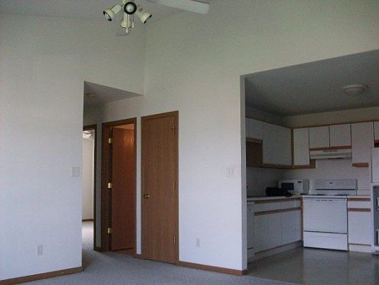 3rd image of 1014 Arcadia Dr APT 8