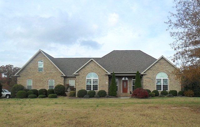1st image of 114 Twin Oaks Dr