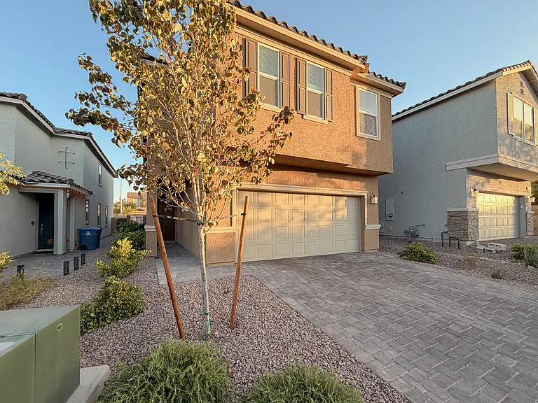8143 Desert Cassia Ave — Photo 2