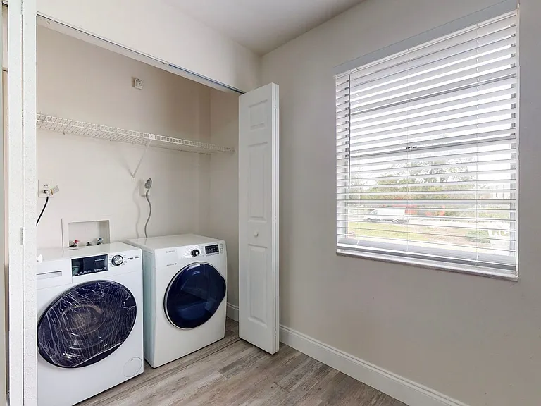 Janie B Apartments — Photo 22