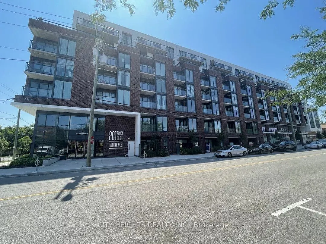 3 bed, $3,000 — Photo 1