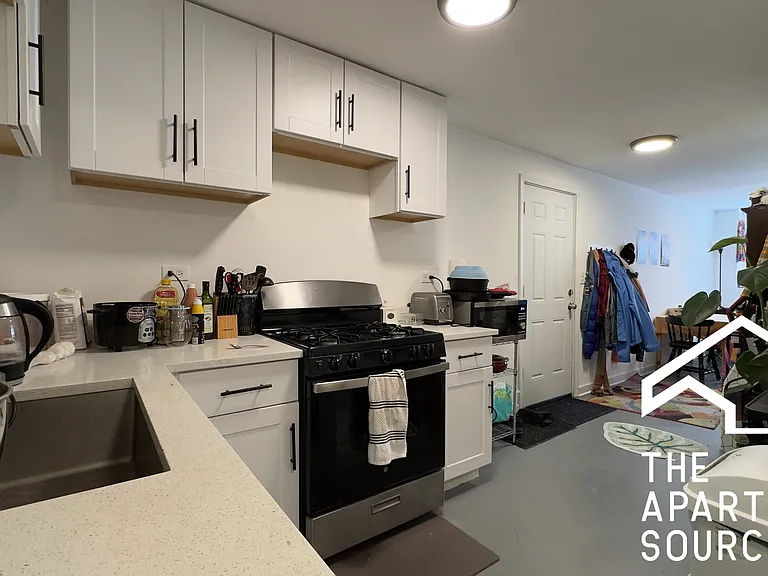2049 N Bingham St #G — Photo 1