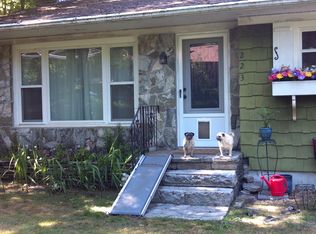 223 Moxley Rd, Uncasville, CT 06382