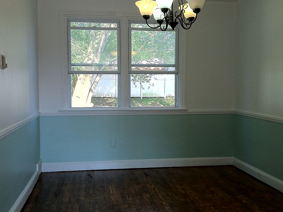 2nd image of 2905 W 3rd St