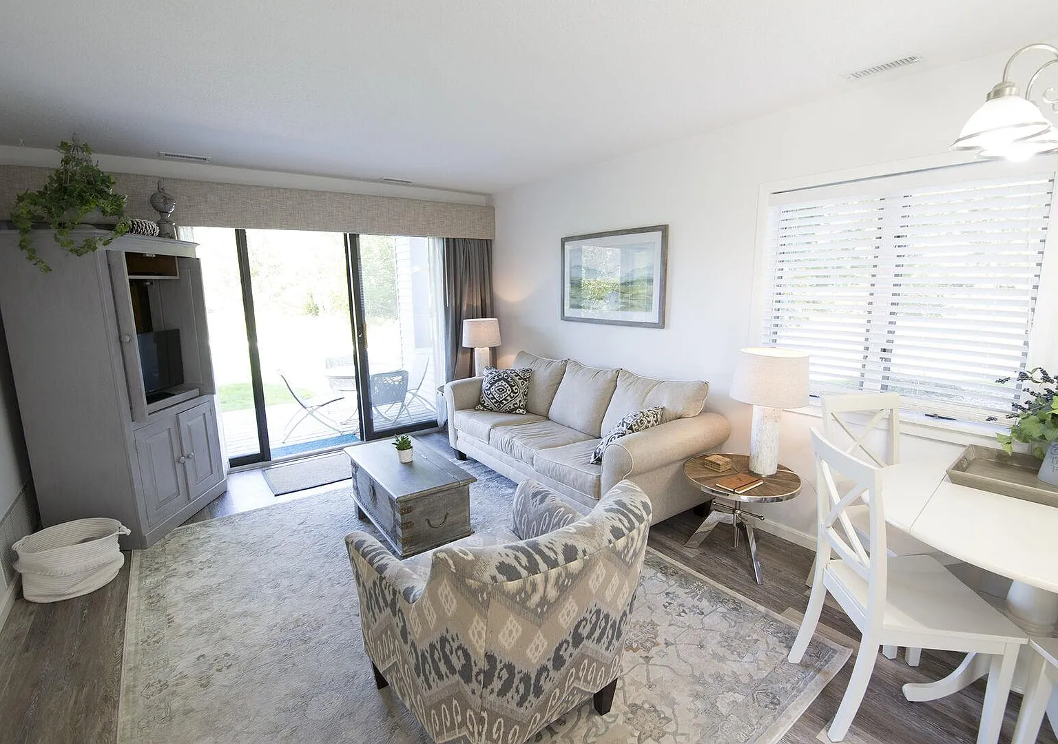 1 bed, 600 sqft, $1,300 — Photo 1