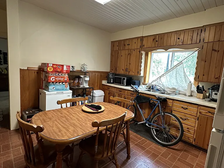 318 Gilbert Ave — Photo 6