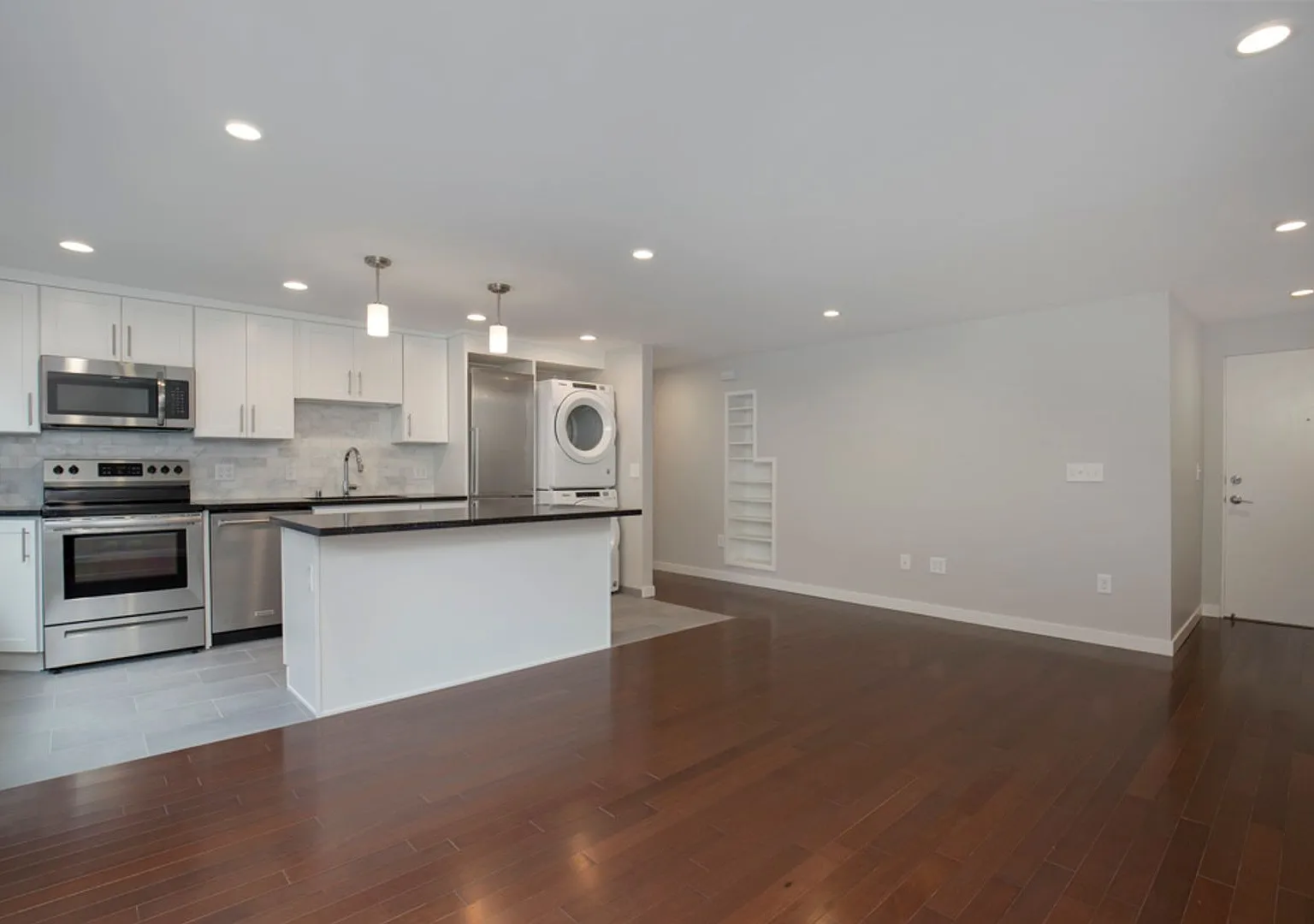 Aqua Terrazza Apartments — Photo 1