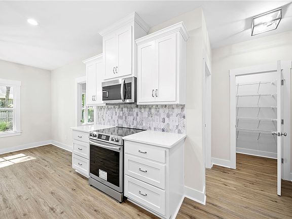 4th image of 232 Lee Road 451
