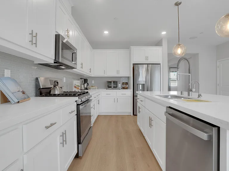 Osprey Dr — Photo 11