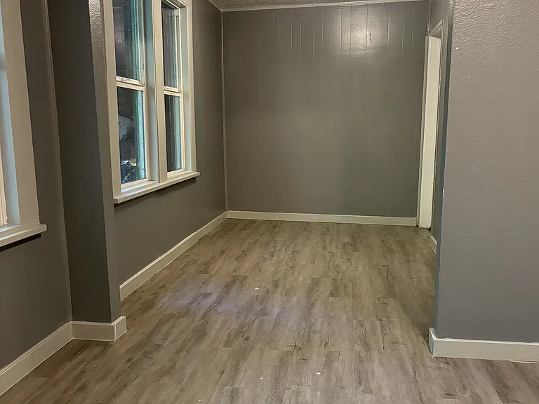 5911 Sacramento Ave — Photo 6