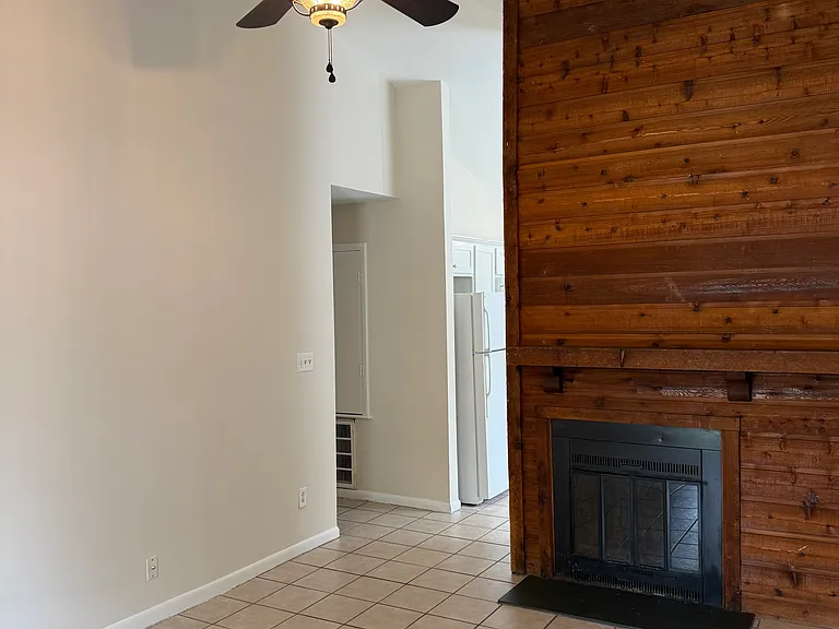 811 Varsity Dr — Photo 13