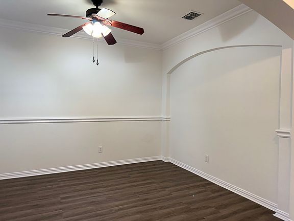 3rd image of 825 Soapberry Dr