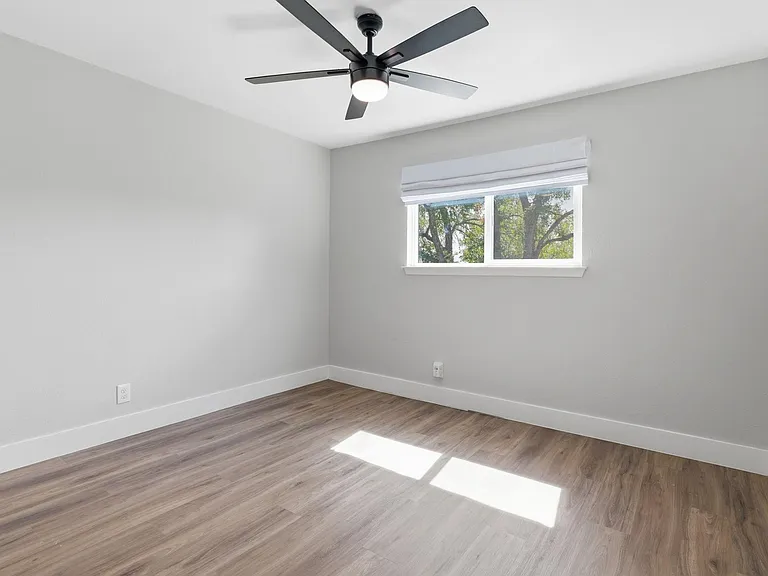 6103 Cherrylawn Cir — Photo 25