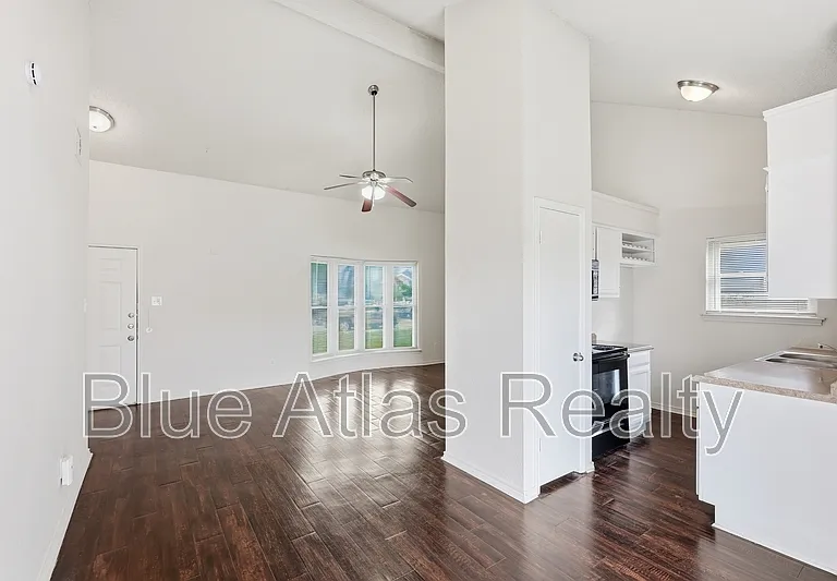 1612 Hunterwood Dr — Photo 11