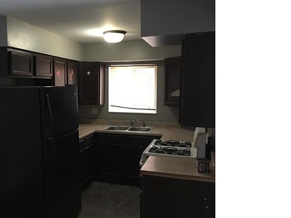 4th image of 649 Jeffery Ave