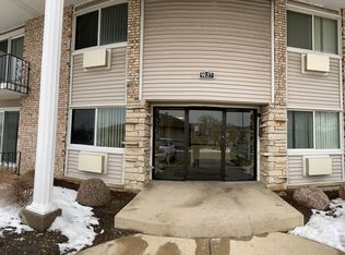 9127 Stevenson Dr APT 2B, Des Plaines, IL 60016