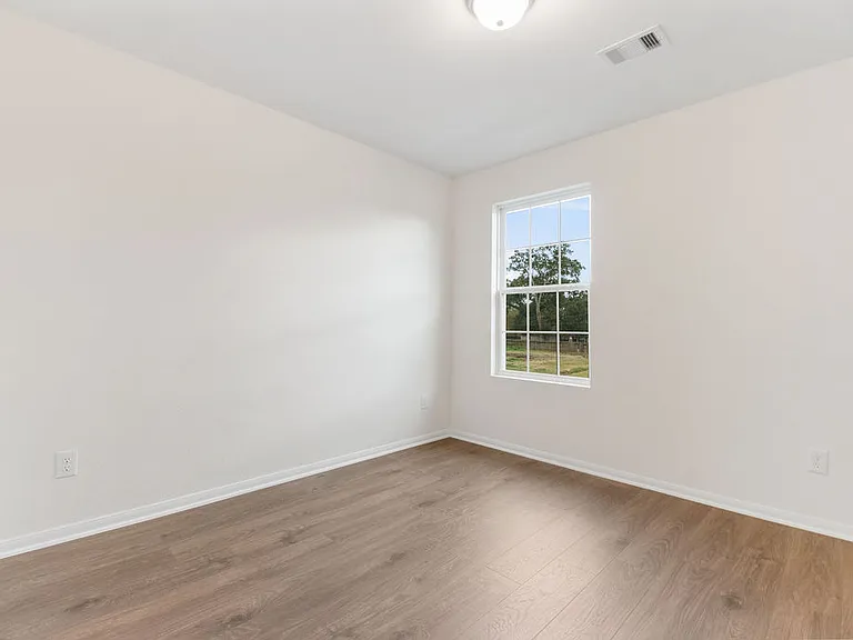 418 Magnolia St — Photo 12