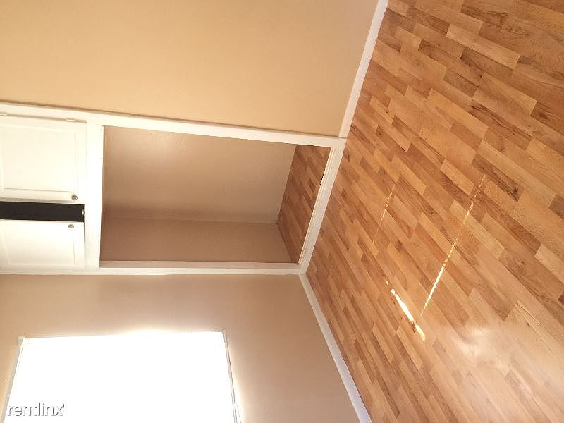 1st image of 1022 W Avenue H14