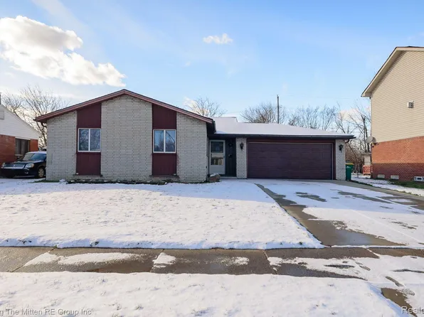 9404 Barry Dr, Romulus, MI 48174