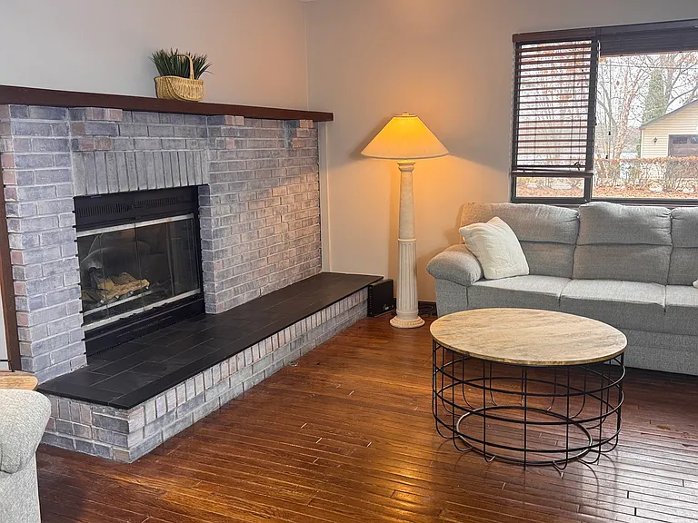 3740 Highcrest Dr — Photo 6