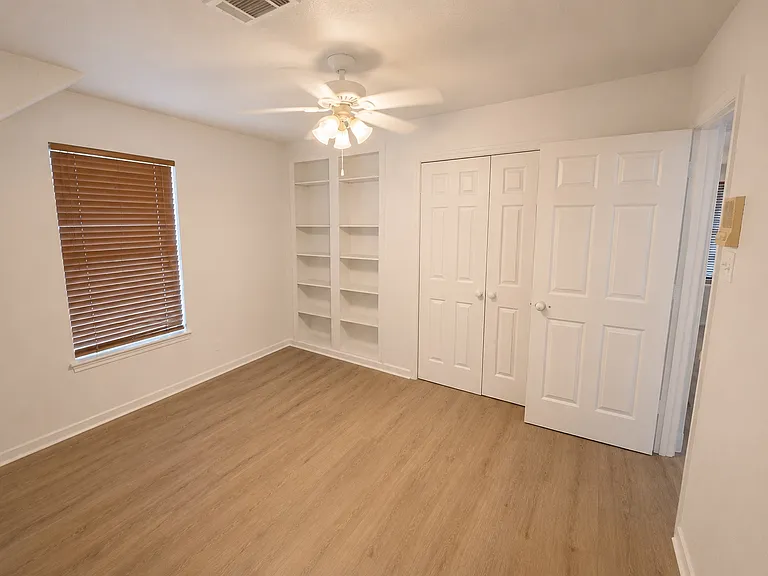 7218 Holder Forest Ct — Photo 25