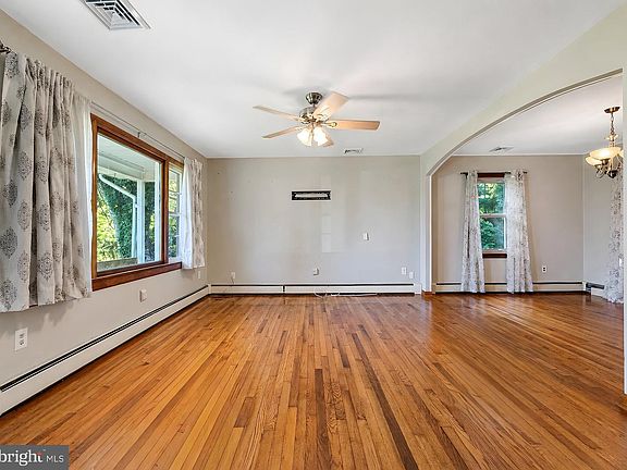 5th image of 13315 Point Lookout Rd