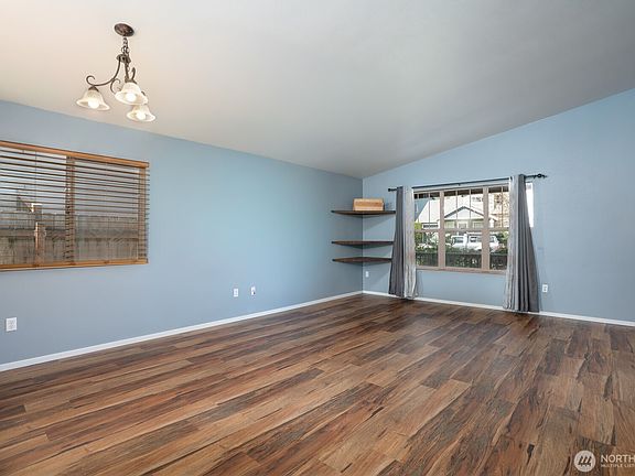 5th image of 18725 19th Avenue Ct E