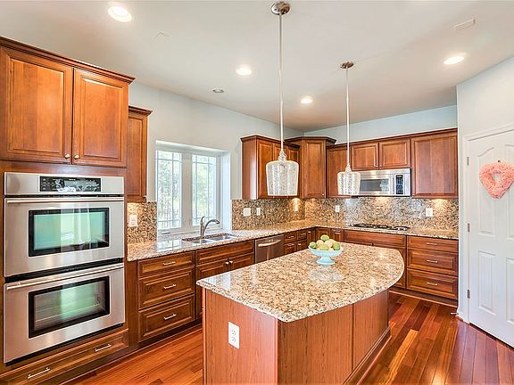 2nd image of 26 Aster Ln