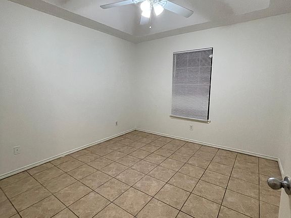 3rd image of 408 E Ulex Ave
