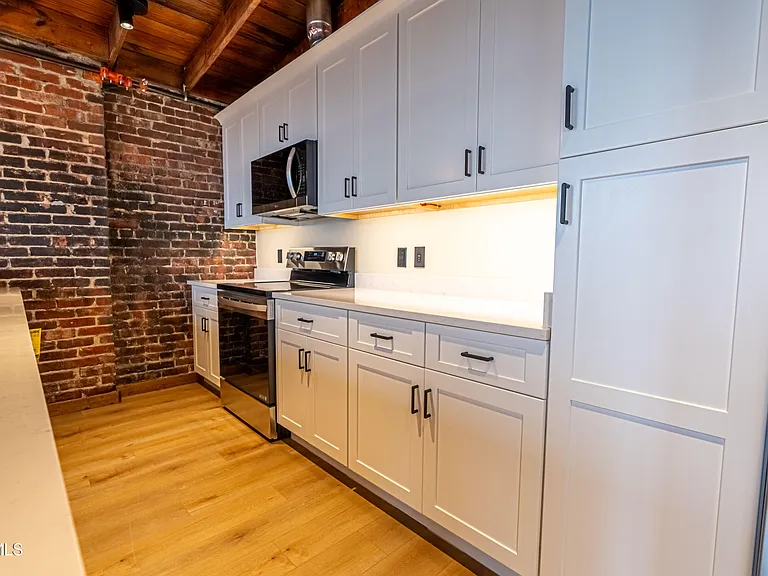 453 E Main St #800 — Photo 17