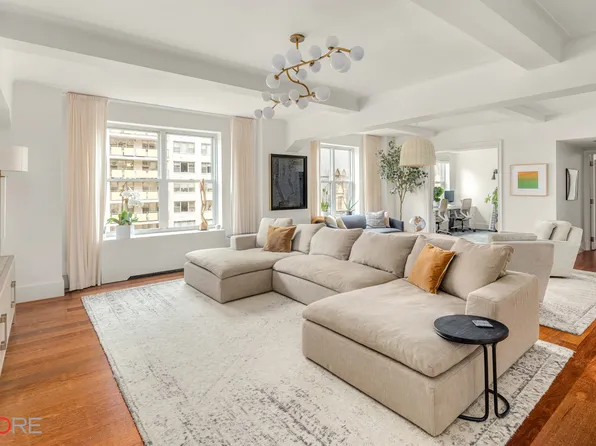 12 West 72nd Street image 2 of 15