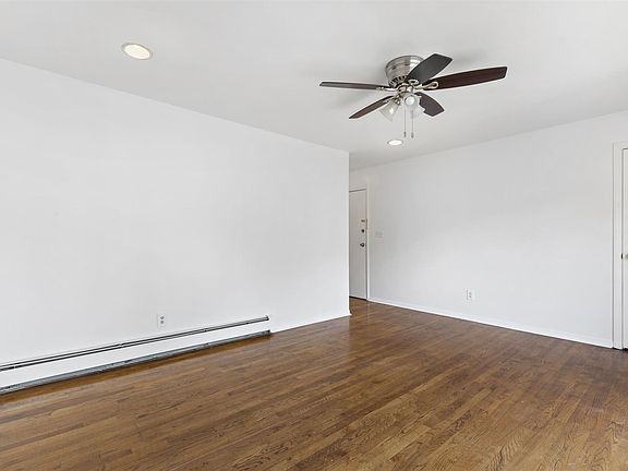 3rd image of 284 Randolph Ave APT 2