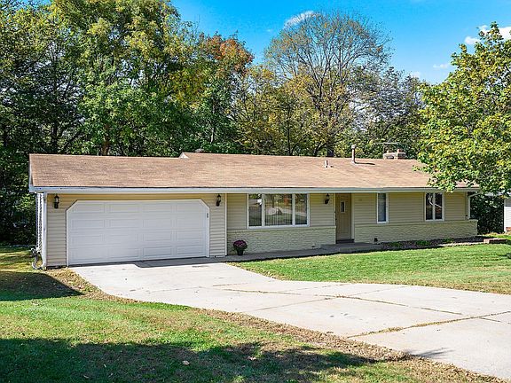 2nd image of 11105 Carver Ct