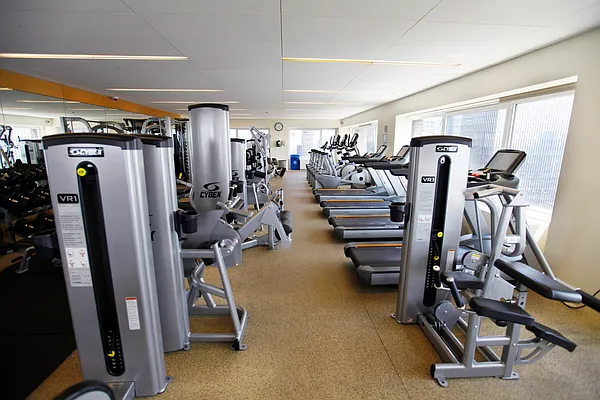 Rented by Avenues Real Estate | media 28