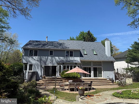 2nd image of 11 Rancocas Ln