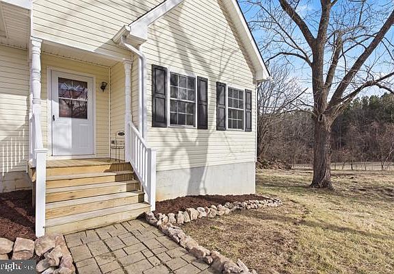 3rd image of 24220 Monrovia Rd