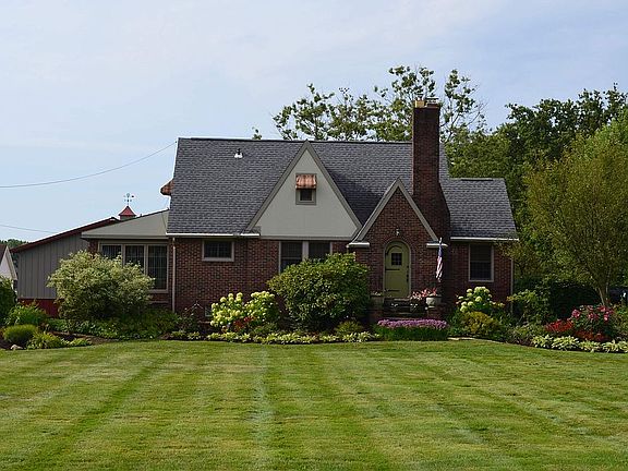 2nd image of 426 East Ave