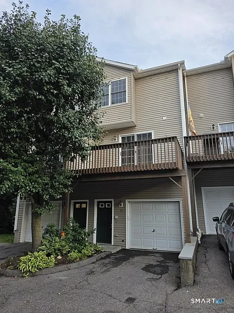 Coram Hill — Photo 1