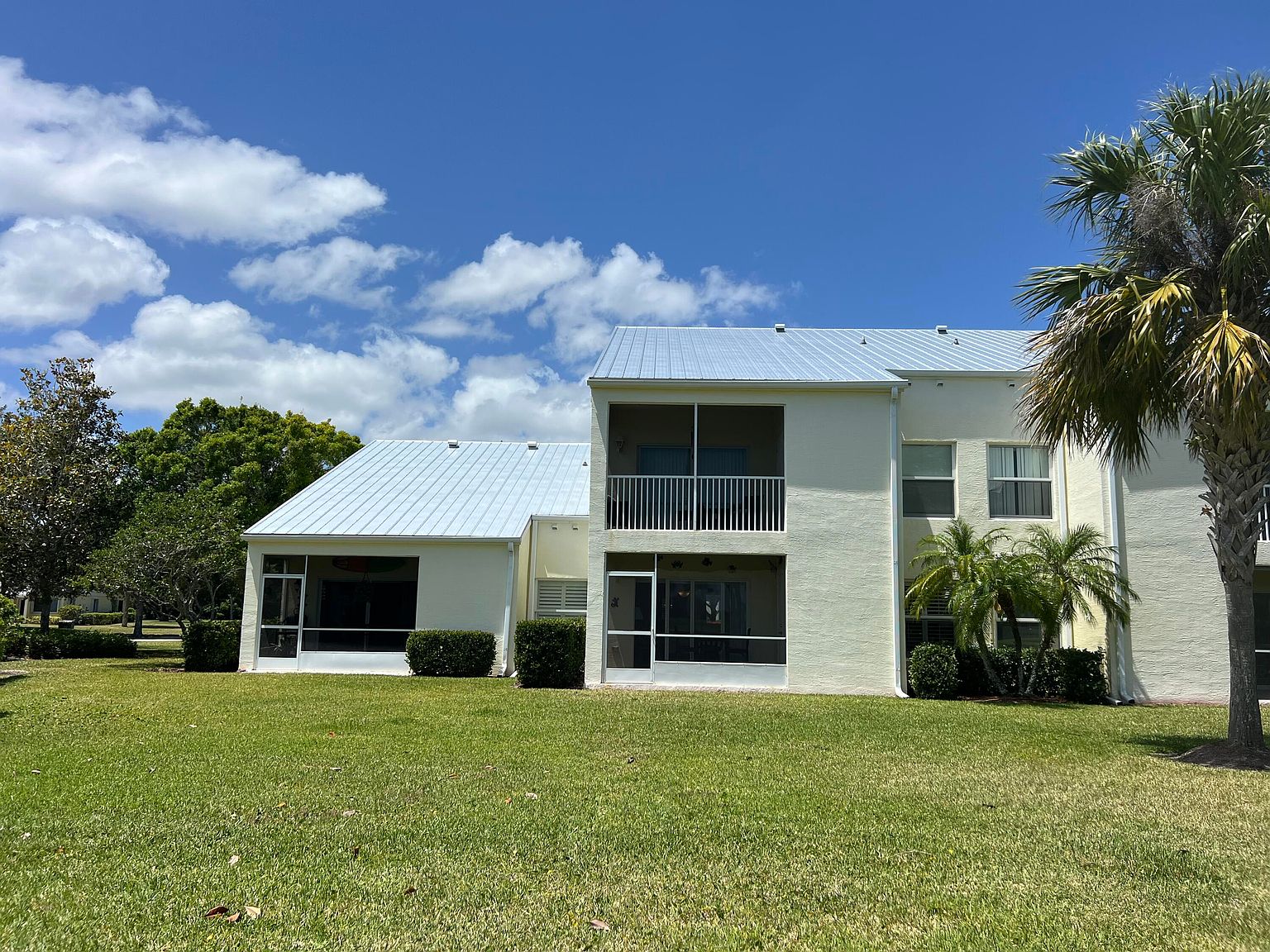 4220 Gator Trace Avenue #5e