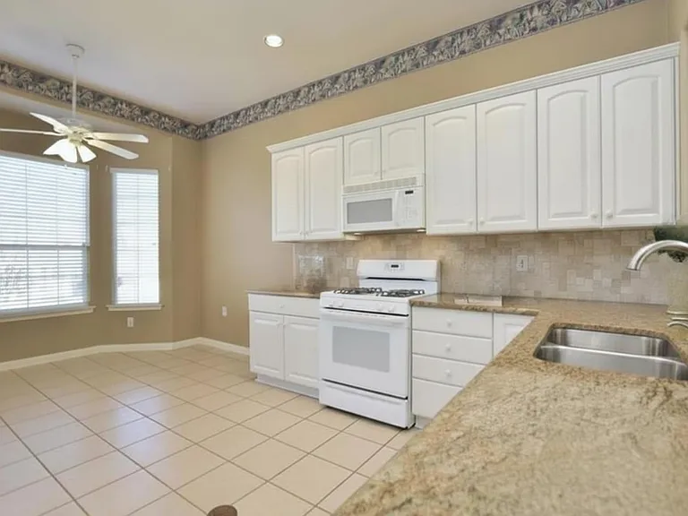 111 Purple Sage Dr — Photo 8