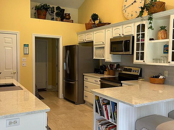 Light and bright kitchen with all new appliances and pantry