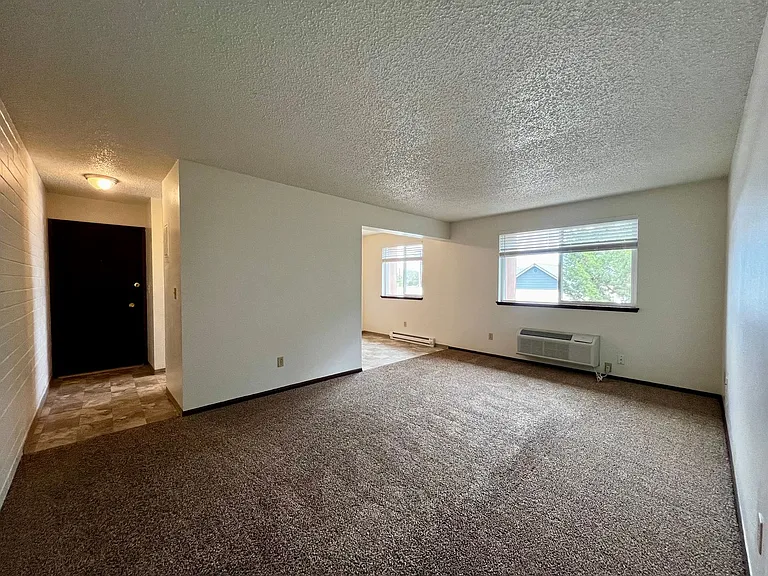 105 W Fremont Ave — Photo 3