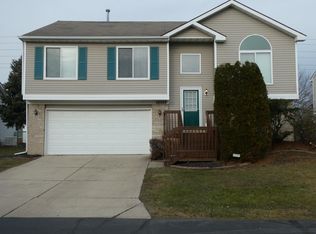 38500 Nellie Ln #11, Westland, MI 48186