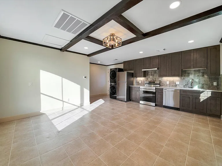 170 Stephen F Austin Blvd — Photo 9