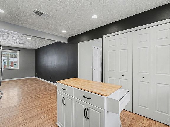 5th image of 1910 Campbell Dr