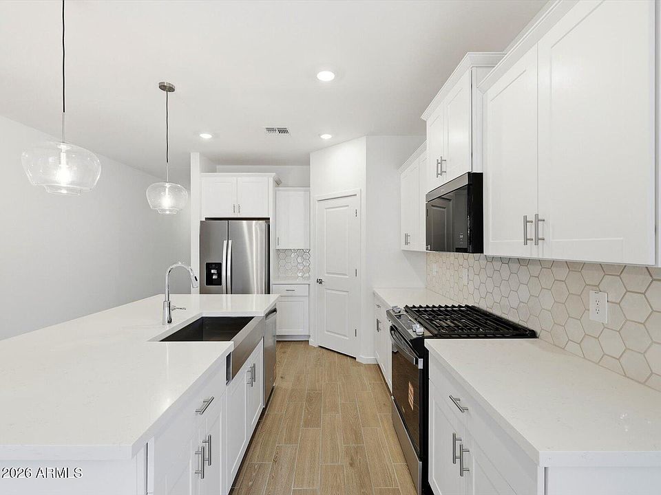 1st image of 17842 W WASHINGTON Street