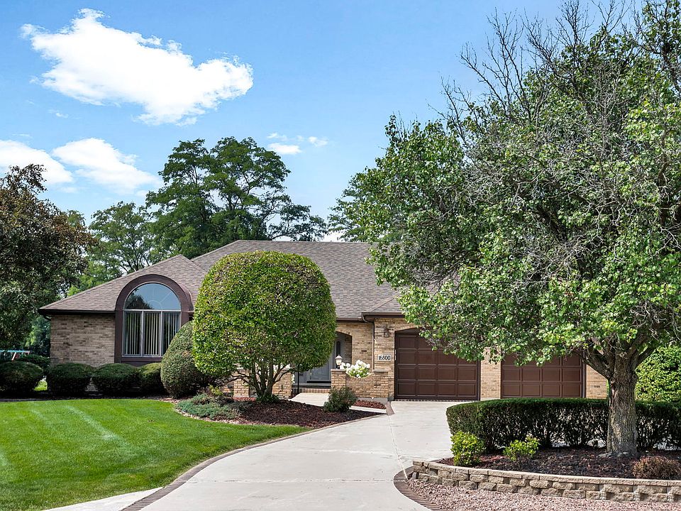 1st image of 16800 Pineview Dr